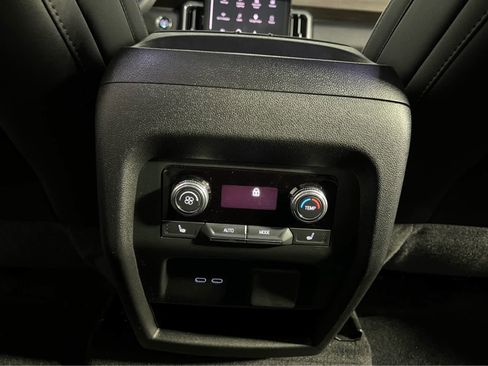 Used 2025 GMC Acadia Denali w/ Super Cruise Package AWD/4WD image 9