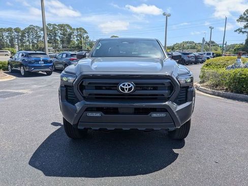 Used 2025 Toyota Tacoma SR5 AWD/4WD image 8