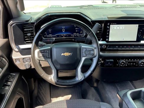 Used 2024 Chevrolet Silverado 2500 LT image 12