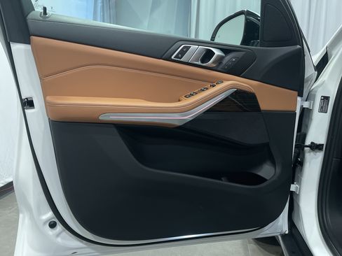 Used 2023 BMW X5 xDrive40i w/ Premium Package image 13