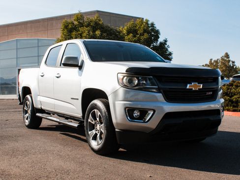 Used 2015 Chevrolet Colorado Z71 w/ LPO, Gearon Bar Package RWD image 3