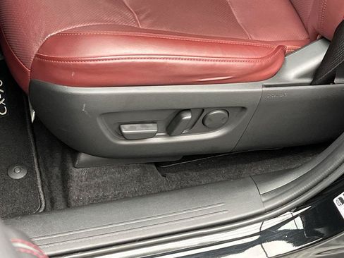 Certified 2025 MAZDA CX-70 Plug-In Hybrid w/ Premium Plus AWD/4WD image 11