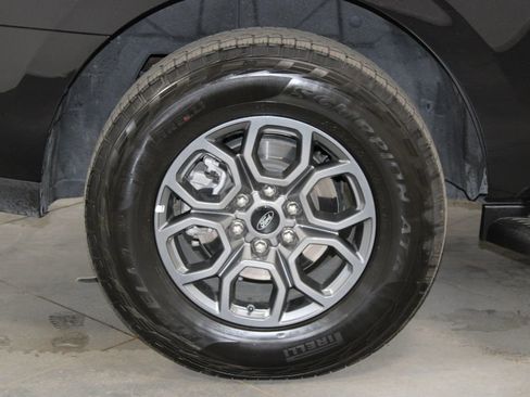 Used 2025 Ford Expedition Active RWD image 14