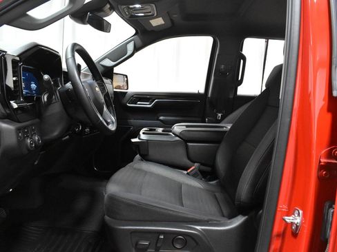 Used 2025 Chevrolet Silverado 1500 LT AWD/4WD image 3