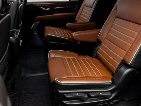 Used 2023 GMC Yukon XL Denali Ultimate image 37