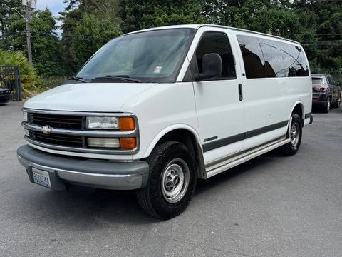 Used 2001 Chevrolet Express 3500 Passenger w/ LS Preferred Equipment Group RWD image 2