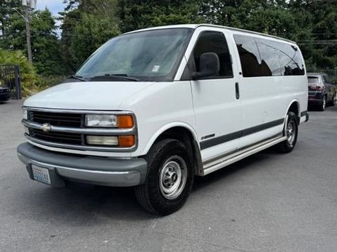 Used 2001 Chevrolet Express 3500 Passenger w/ LS Preferred Equipment Group RWD image 2