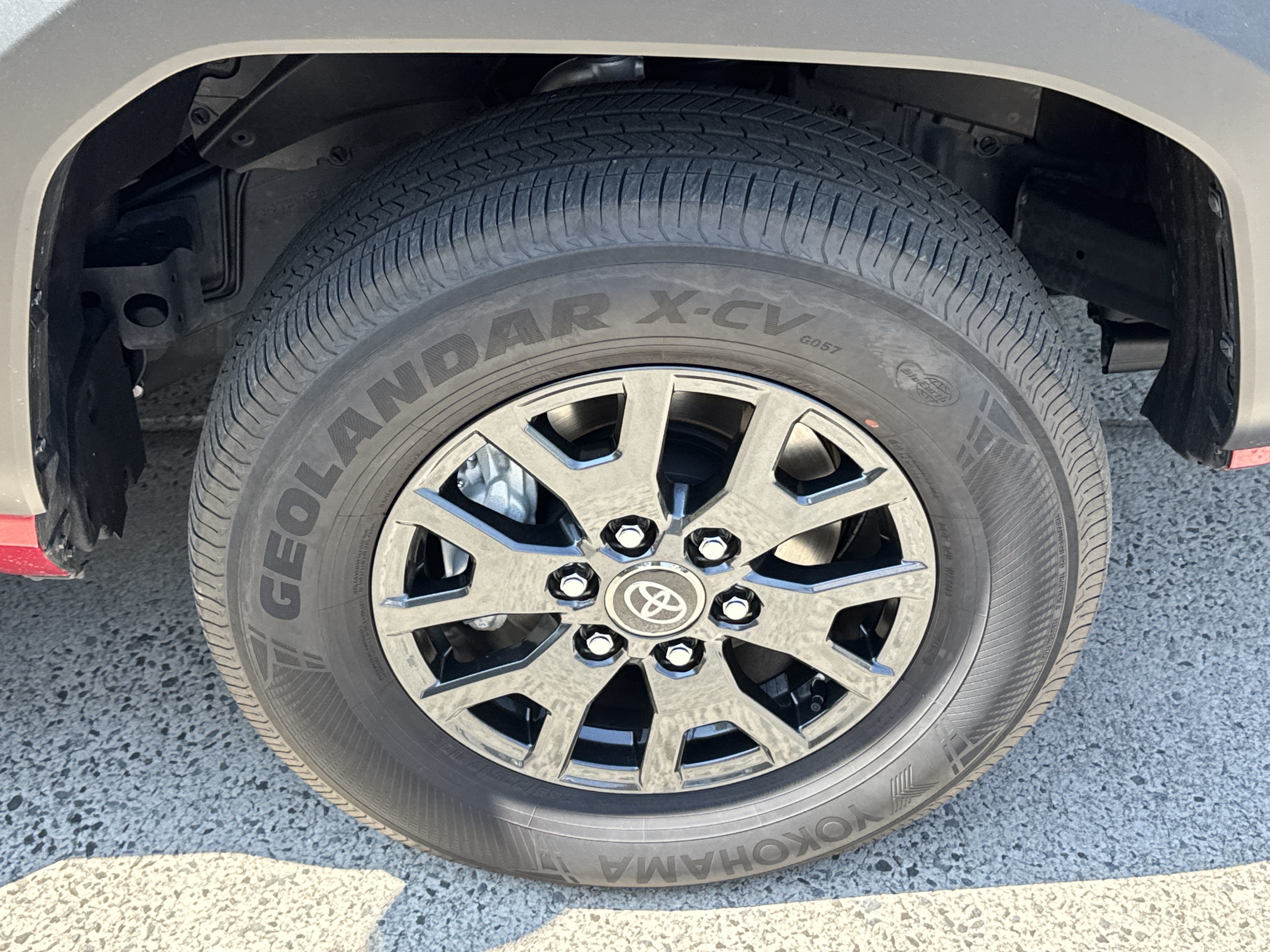 Used 2025 Toyota 4Runner SR5 AWD/4WD image 11