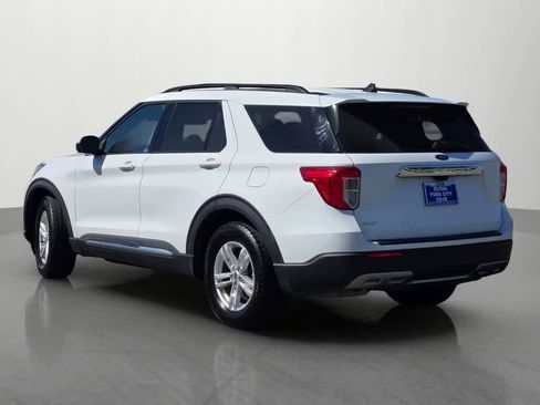 Used 2023 Ford Explorer XLT w/ Equipment Group 202A RWD image 4