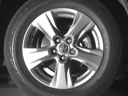 Used 2023 Toyota RAV4 XLE w/ Convenience Package FWD image 20