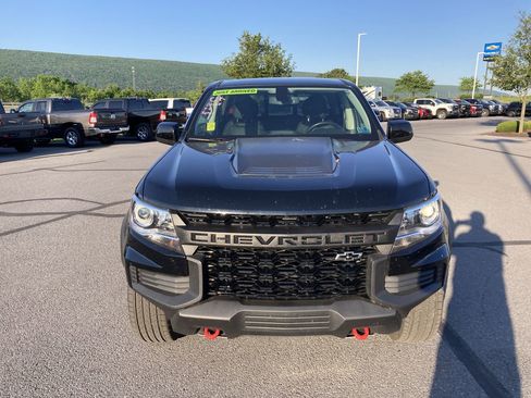 Used 2022 Chevrolet Colorado ZR2 w/ ZR2 Midnight Special Edition AWD/4WD image 2