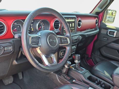 Used 2022 Jeep Wrangler Unlimited Rubicon w/ Cold Weather Group AWD/4WD image 14