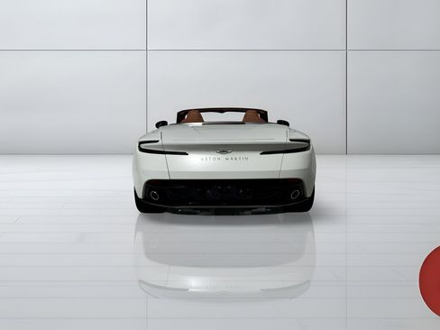 Used 2025 Aston Martin DB12 Convertible RWD image 7
