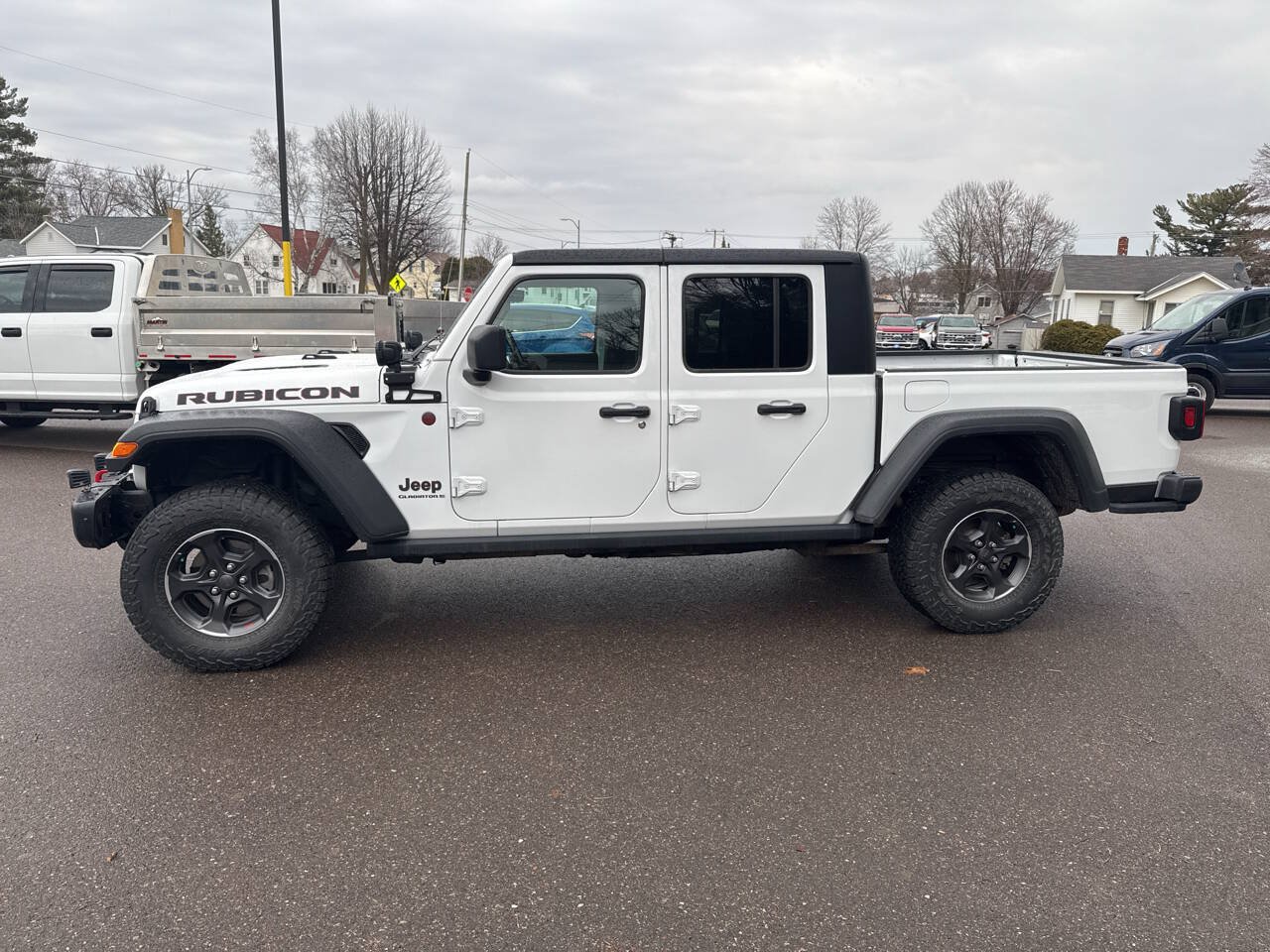 Used 2023 Jeep Gladiator Rubicon w/ Cold Weather Group AWD/4WD image 2