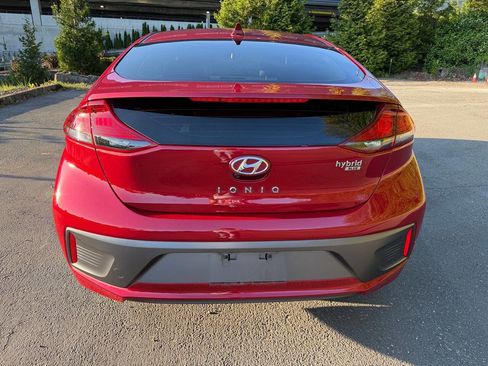 Used 2020 Hyundai Ioniq Blue FWD image 11