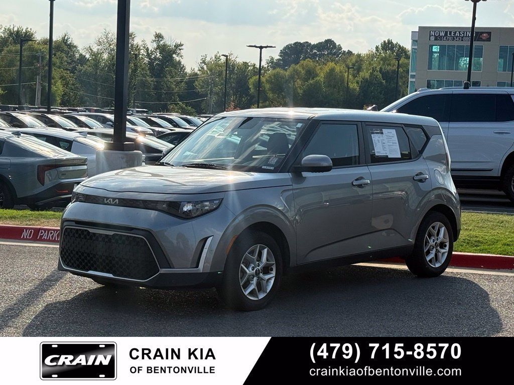 Certified 2024 Kia Soul LX w/ Option Group 015 FWD image 3