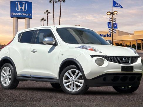 Used 2012 Nissan Juke SV w/ Chrome Pkg FWD image 2