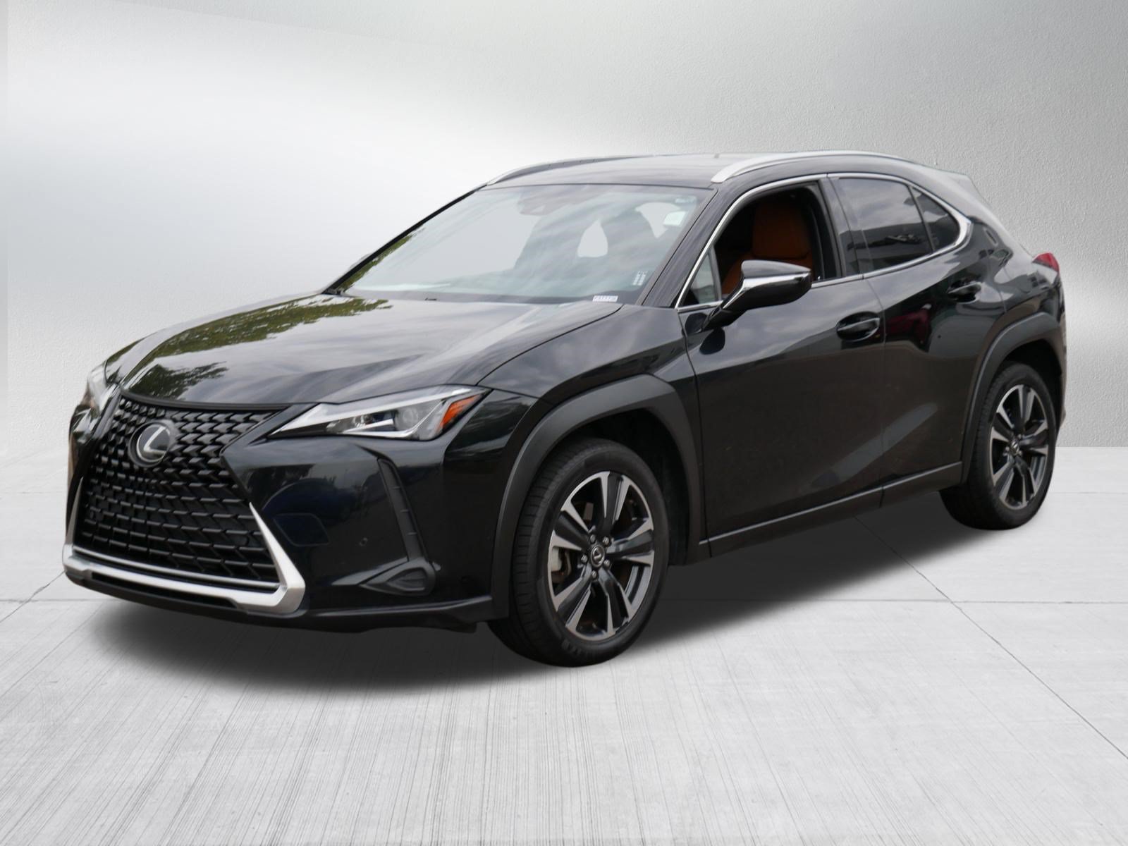 Used 2022 Lexus UX 200 w/ Accessory Package (Z2) FWD image 3