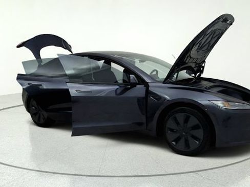 Used 2025 Tesla Model 3 Long Range RWD image 9