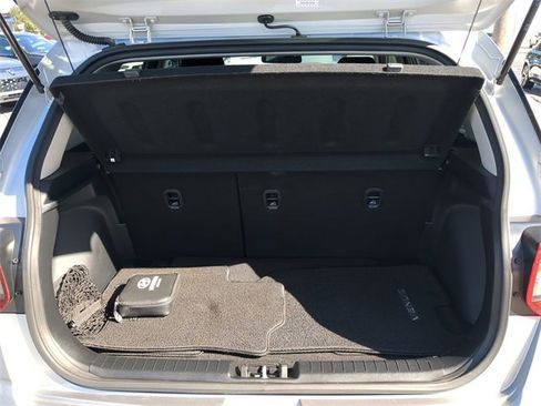 Used 2023 Hyundai Venue SEL image 9