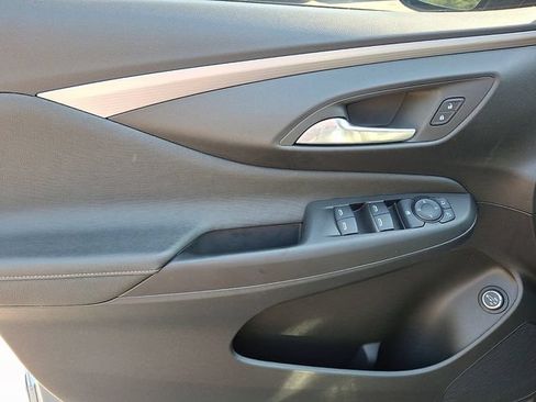 Used 2025 Buick Envista Avenir FWD image 14