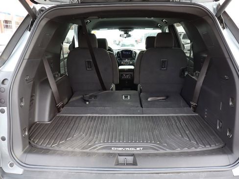 Used 2023 Chevrolet Traverse LT image 36