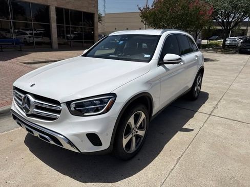Used 2022 Mercedes-Benz GLC 300 image 2