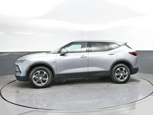 Used 2025 Chevrolet Blazer LT FWD image 4
