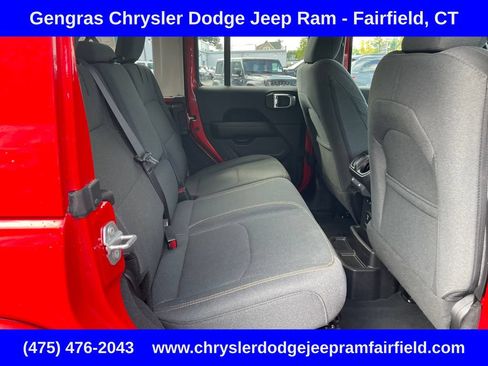 Certified 2025 Jeep Wrangler Unlimited Sahara w/ Safety Group AWD/4WD image 27