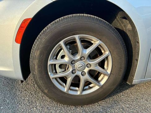 Used 2026 Chrysler Pacifica Select image 15