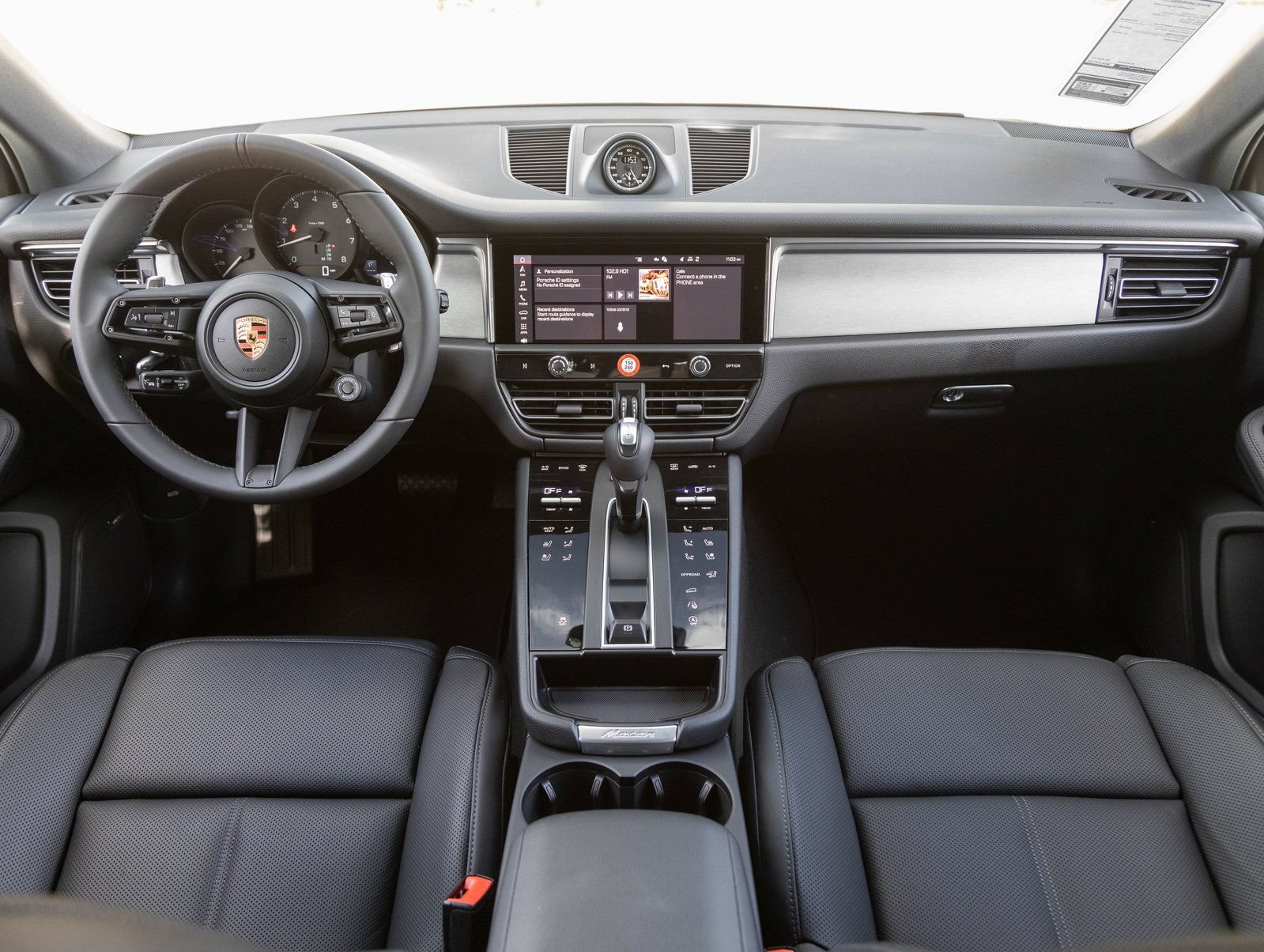 Certified 2026 Porsche Macan AWD/4WD image 12