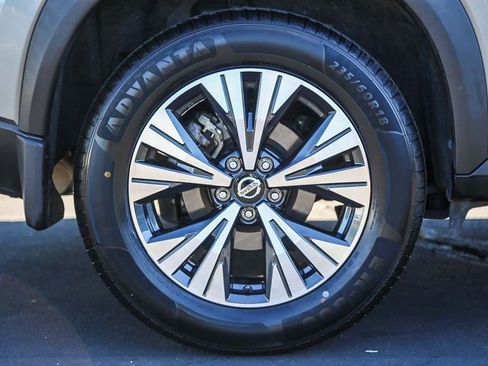 Used 2021 Nissan Rogue SV image 13