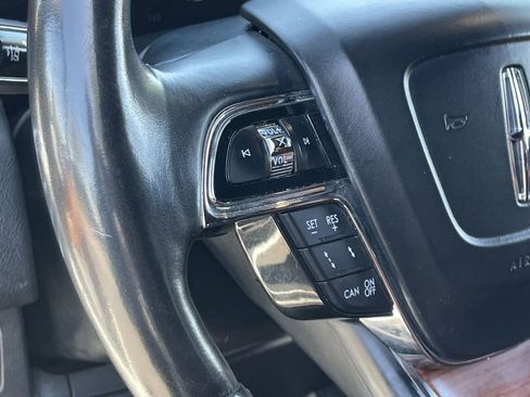 Used 2020 Lincoln Navigator Reserve w/ Luxury Package RWD image 19