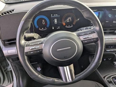 Certified 2025 Hyundai Kona SEL image 18