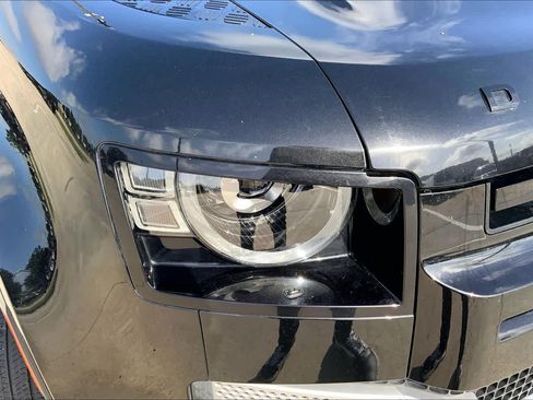 Used 2025 Land Rover Defender 110 S AWD/4WD image 25