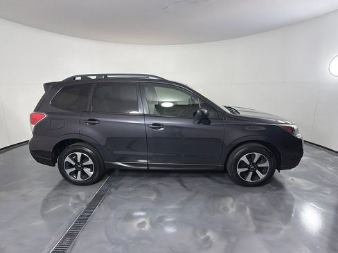Used 2018 Subaru Forester 2.5i Premium AWD/4WD image 4