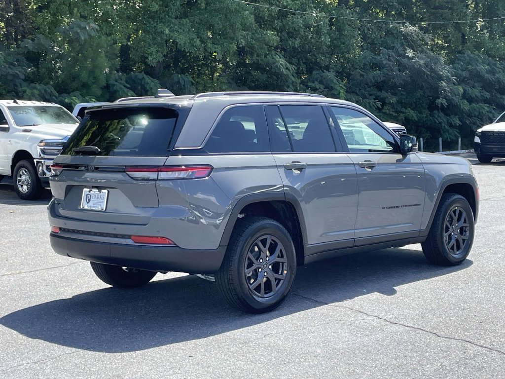 New 2027 Jeep Grand Cherokee Altitude AWD/4WD image 8