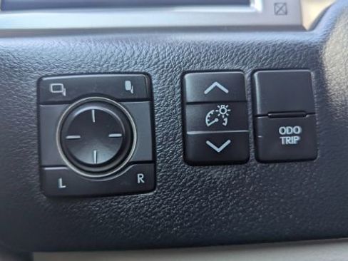 Used 2022 Lexus GX 460 image 35