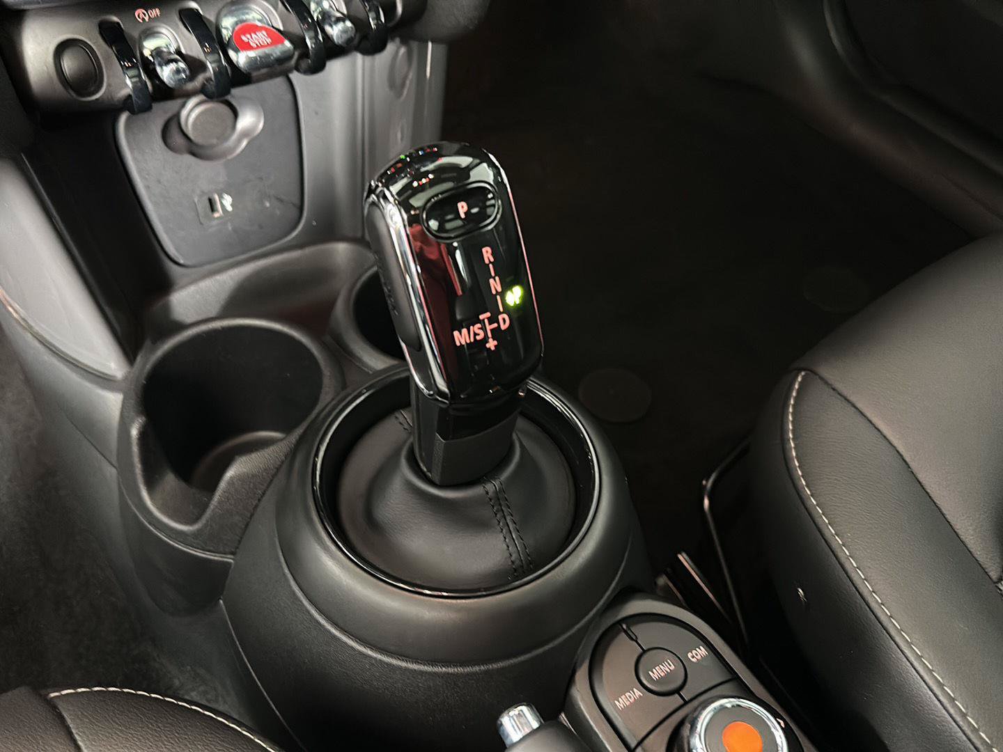 Used 2022 MINI Cooper 2-Door Hardtop FWD image 18