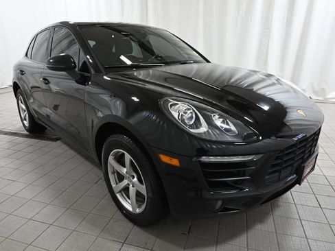 Used 2018 Porsche Macan AWD/4WD image 14