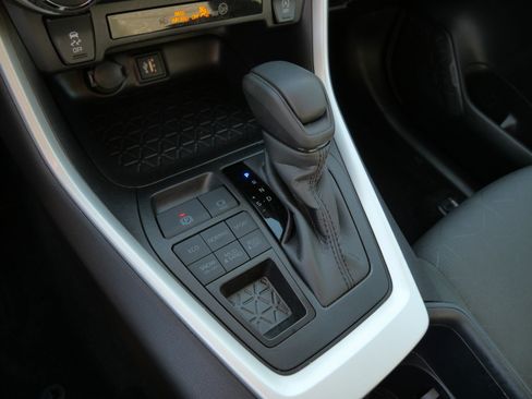Certified 2025 Toyota RAV4 XLE AWD/4WD image 25
