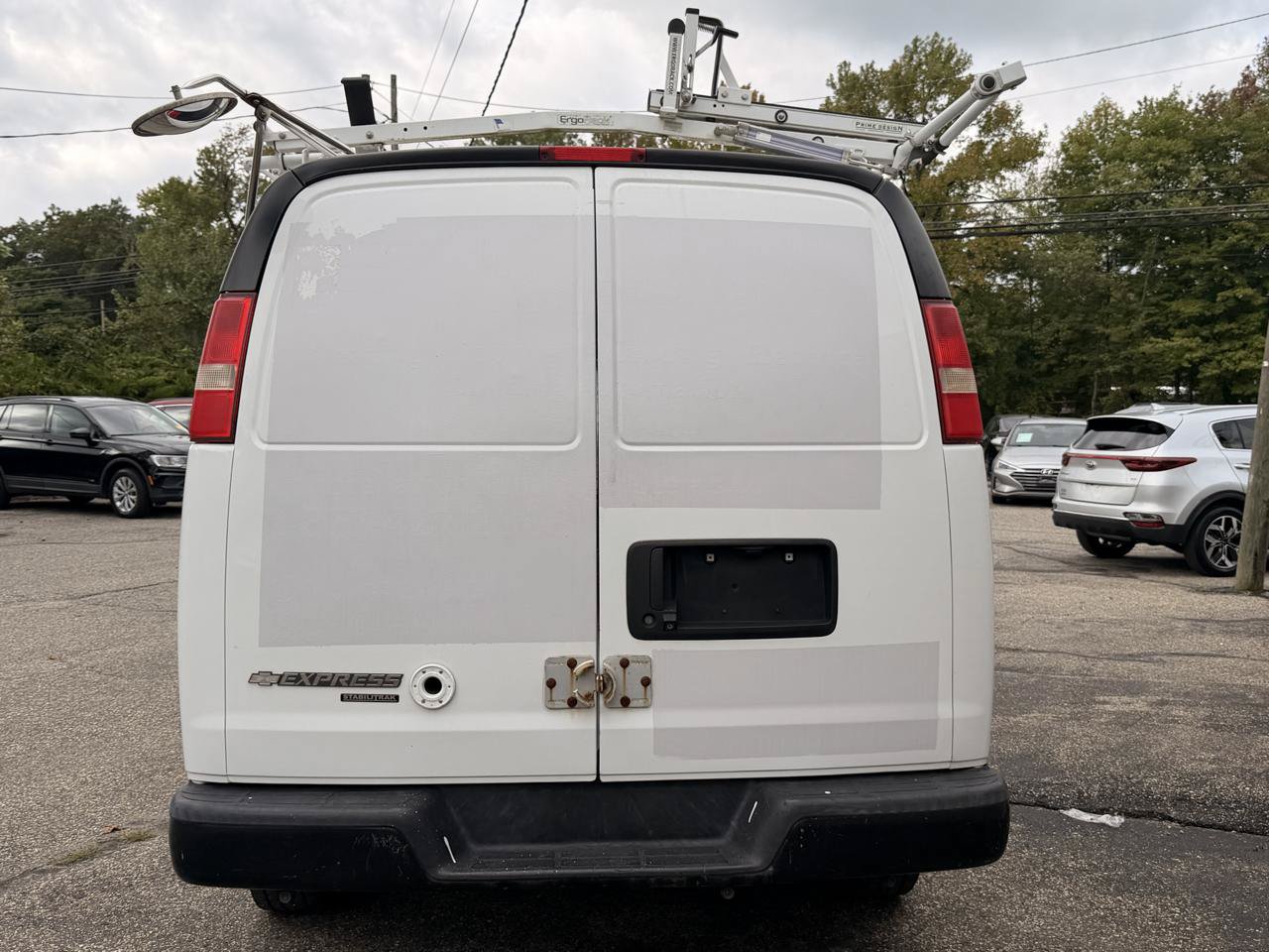 Used 2013 Chevrolet Express 3500 RWD image 6