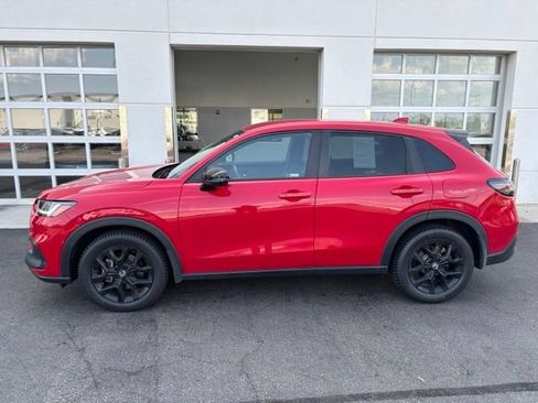 Used 2024 Honda HR-V Sport image 3