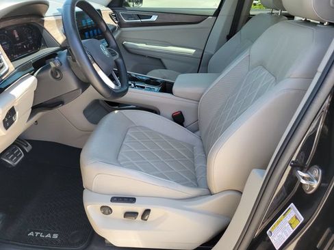 Used 2024 Volkswagen Atlas SEL Premium R-Line AWD/4WD image 6