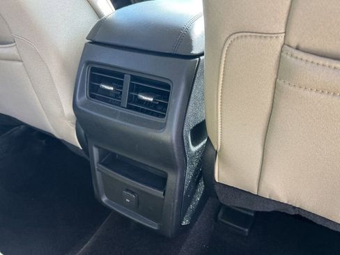 Used 2020 Ford Edge SE FWD image 47