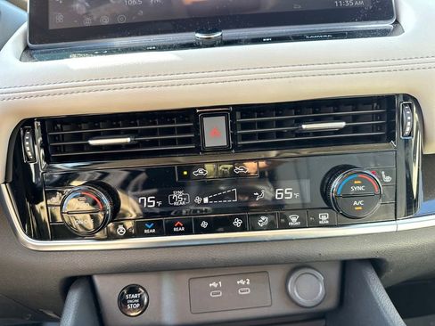 Used 2025 Nissan Rogue SL w/ SL Premium Package image 44