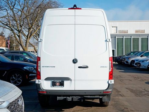 Used 2026 Mercedes-Benz Sprinter 2500 image 4