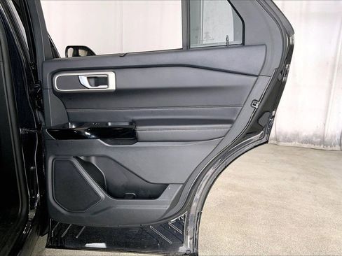 Used 2023 Ford Explorer ST w/ ST Street Pack image 23