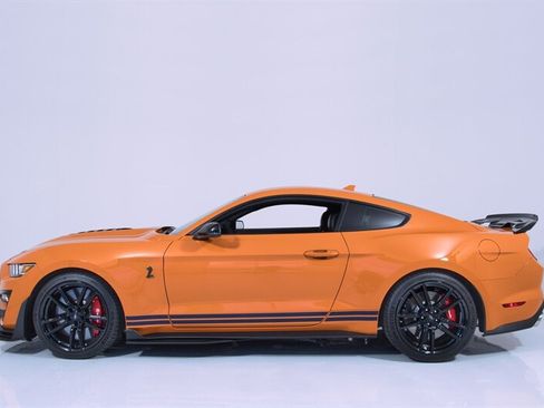 Used 2020 Ford Mustang Shelby GT500 w/ Technology Package RWD image 5