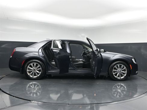 Used 2017 Chrysler 300 Limited w/ Value Package AWD/4WD image 38